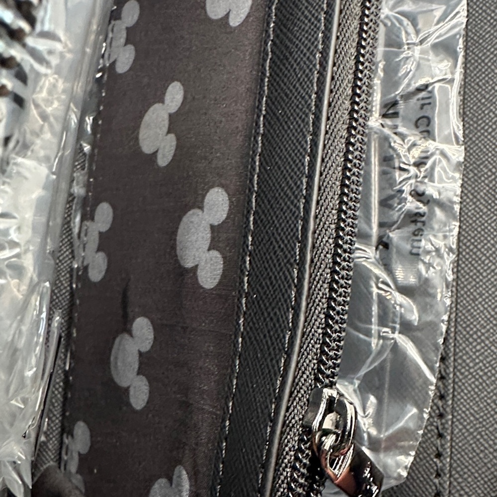 Loungefly Black Woven Zip Wallet with Disney Parks Plaque - Picture 4 of 5